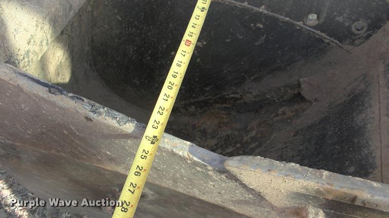 image for item L1963 2001 Komatsu PC150LC-6K excavator