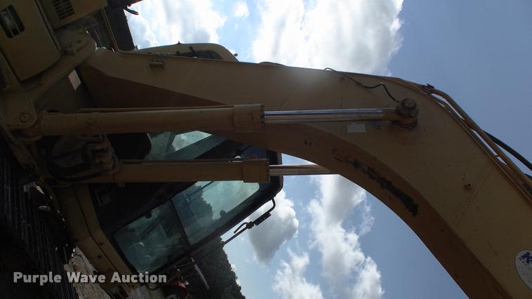 image for item L1963 2001 Komatsu PC150LC-6K excavator