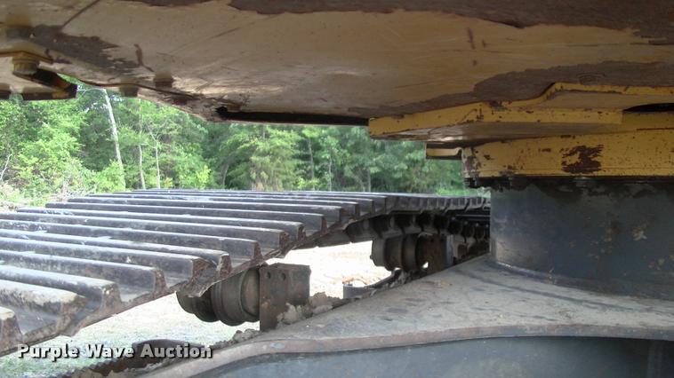 image for item L1963 2001 Komatsu PC150LC-6K excavator