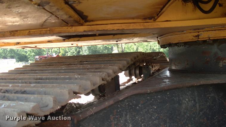 image for item L1963 2001 Komatsu PC150LC-6K excavator