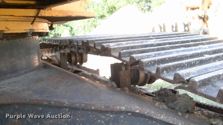 image for item L1963 2001 Komatsu PC150LC-6K excavator