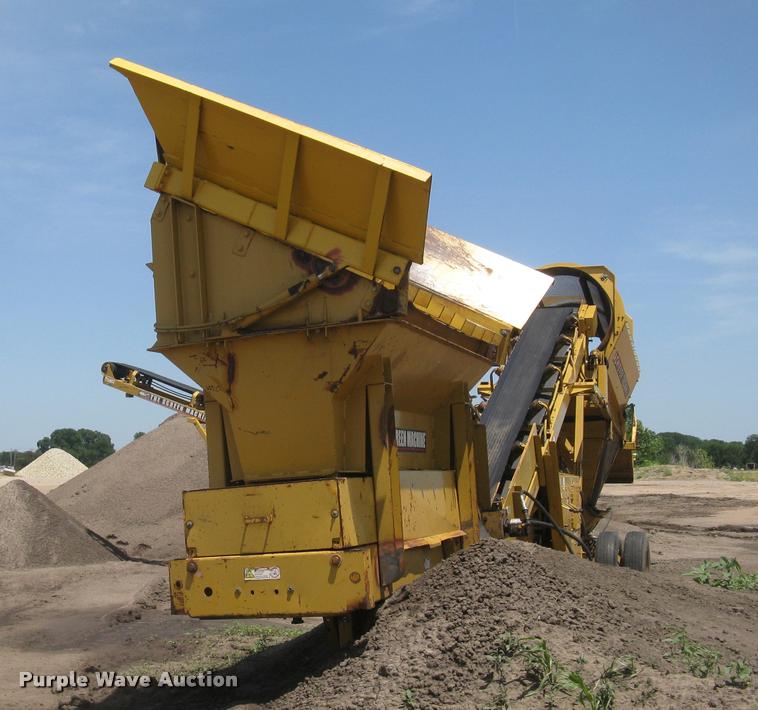 image for item L2327 2008 Screen Machine top soil screen plant