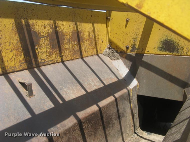 image for item L2327 2008 Screen Machine top soil screen plant