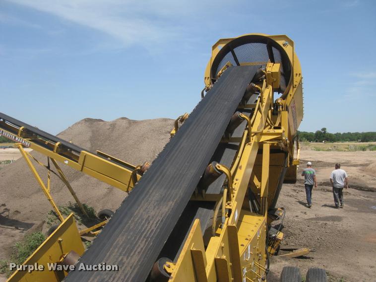 image for item L2327 2008 Screen Machine top soil screen plant