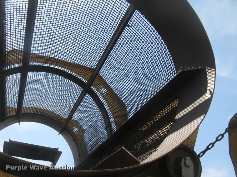 image for item L2327 2008 Screen Machine top soil screen plant