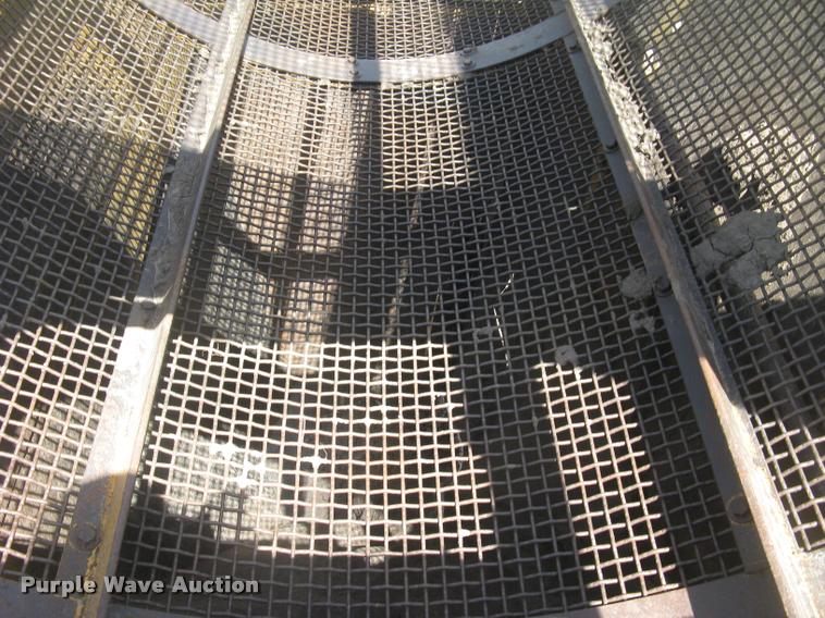 image for item L2327 2008 Screen Machine top soil screen plant