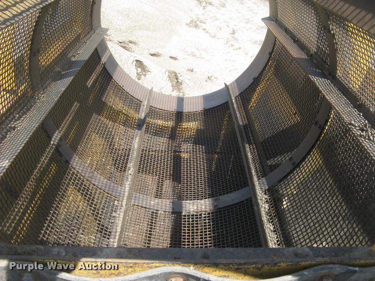 image for item L2327 2008 Screen Machine top soil screen plant