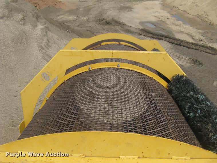 image for item L2327 2008 Screen Machine top soil screen plant