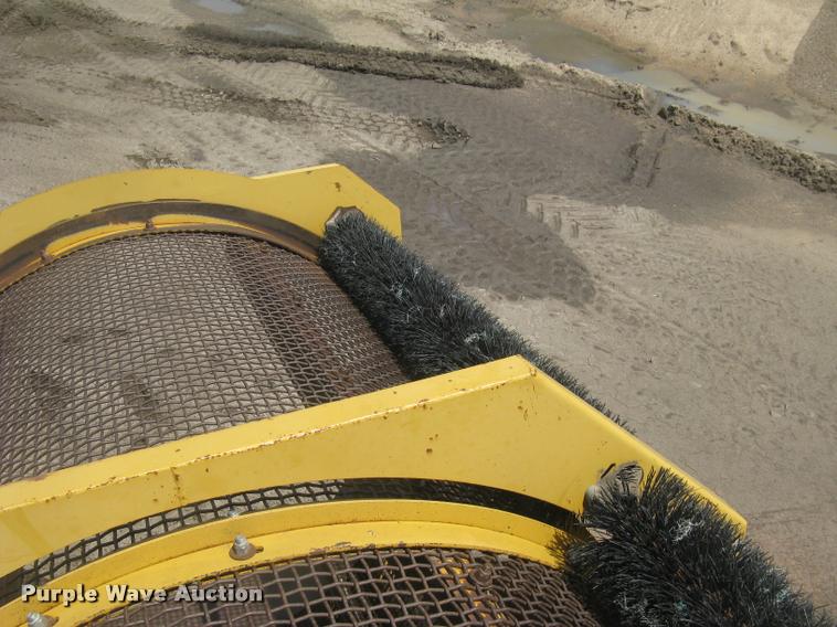 image for item L2327 2008 Screen Machine top soil screen plant