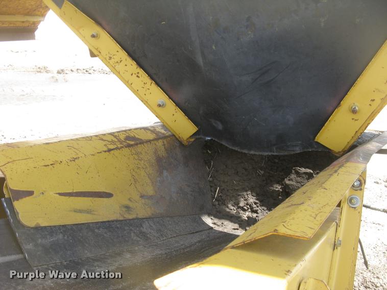 image for item L2327 2008 Screen Machine top soil screen plant