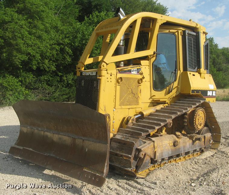 image for item L2329 1993 Caterpillar D4H XL dozer