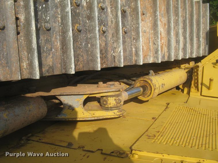 image for item L2329 1993 Caterpillar D4H XL dozer