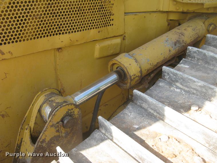image for item L2329 1993 Caterpillar D4H XL dozer
