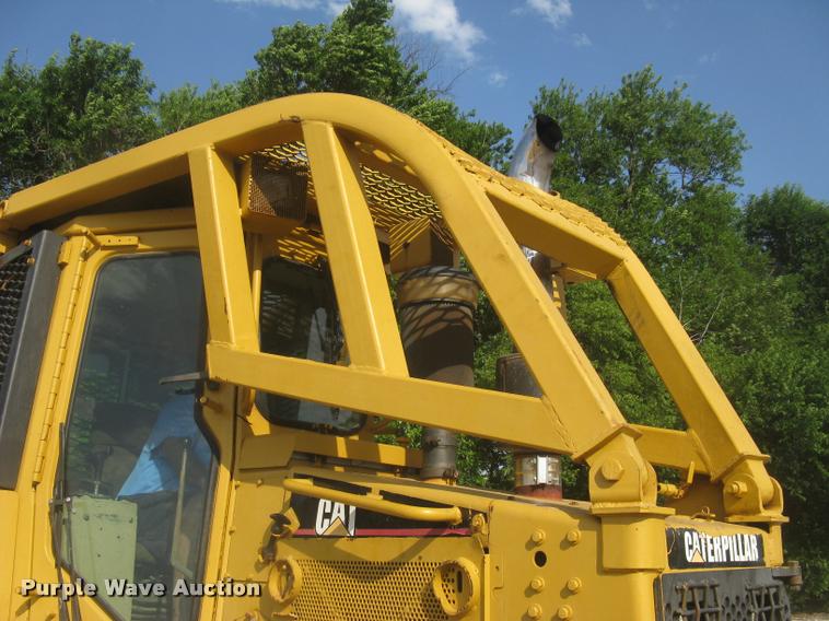 image for item L2329 1993 Caterpillar D4H XL dozer