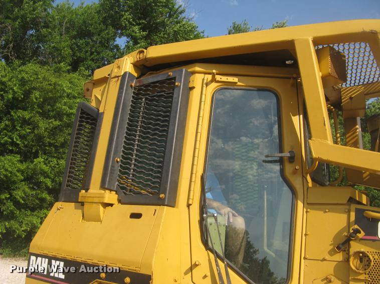 image for item L2329 1993 Caterpillar D4H XL dozer