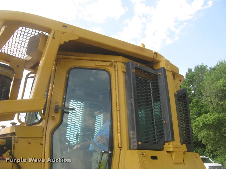 image for item L2329 1993 Caterpillar D4H XL dozer