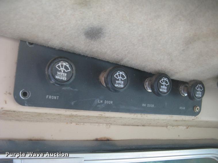 image for item L2329 1993 Caterpillar D4H XL dozer