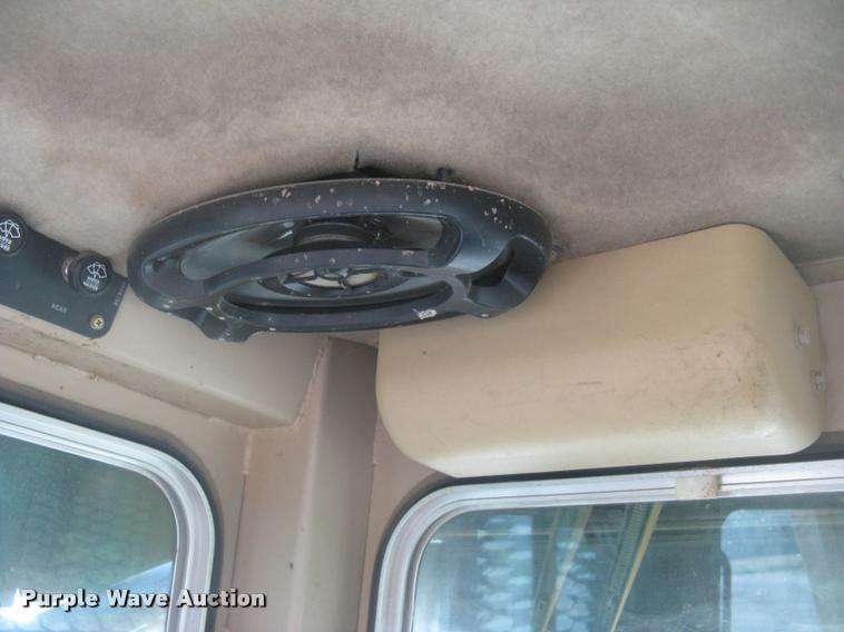 image for item L2329 1993 Caterpillar D4H XL dozer