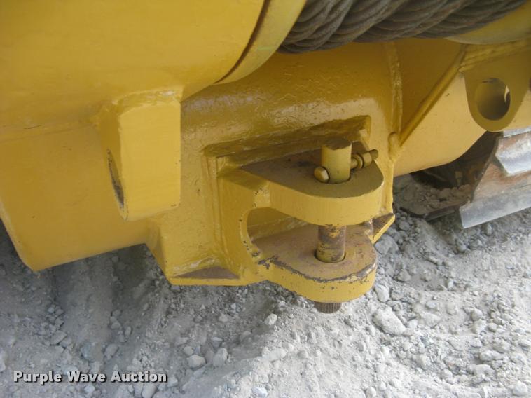image for item L2329 1993 Caterpillar D4H XL dozer