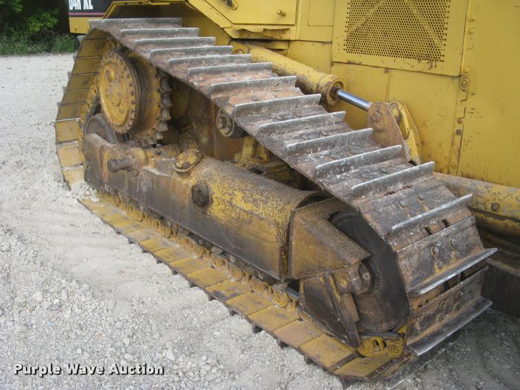 image for item L2329 1993 Caterpillar D4H XL dozer