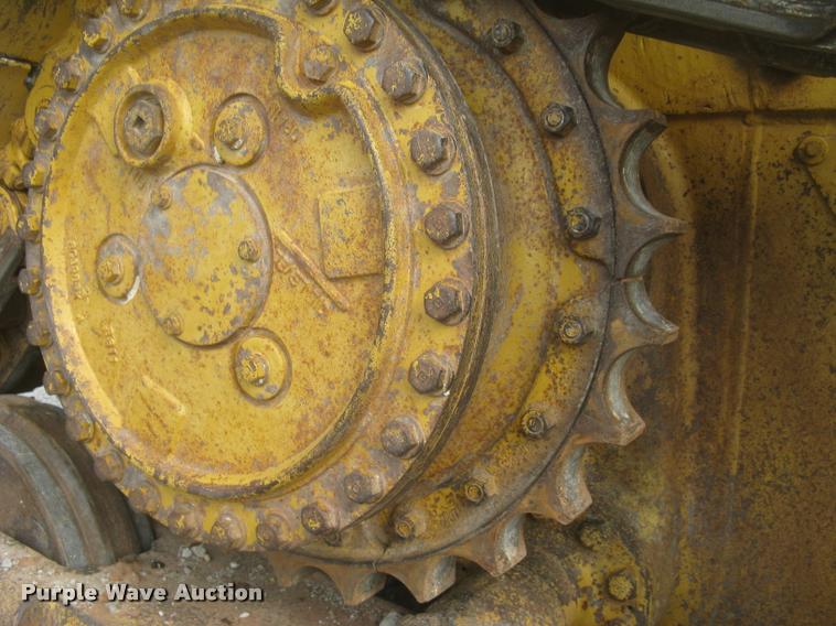 image for item L2329 1993 Caterpillar D4H XL dozer