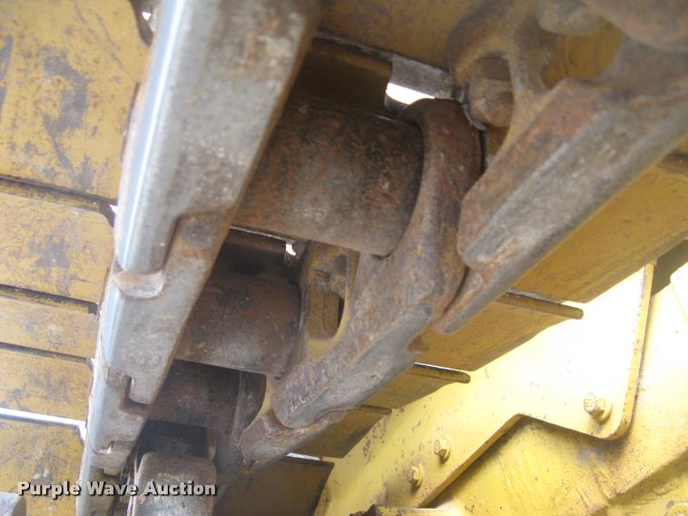 image for item L2329 1993 Caterpillar D4H XL dozer