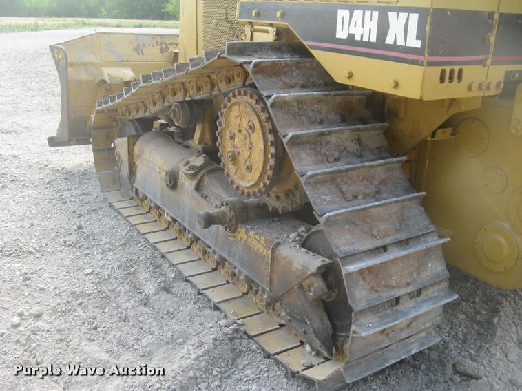 image for item L2329 1993 Caterpillar D4H XL dozer