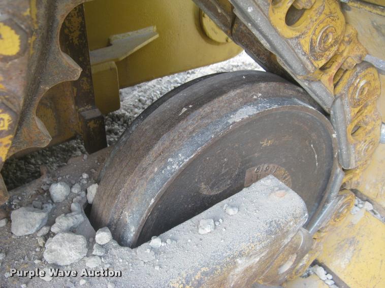 image for item L2329 1993 Caterpillar D4H XL dozer