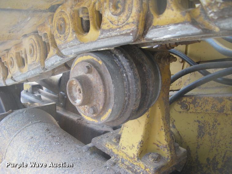 image for item L2329 1993 Caterpillar D4H XL dozer