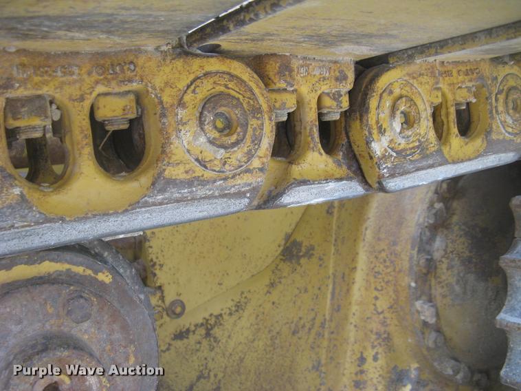 image for item L2329 1993 Caterpillar D4H XL dozer