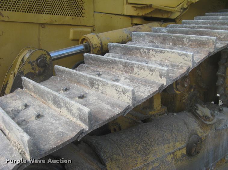 image for item L2329 1993 Caterpillar D4H XL dozer