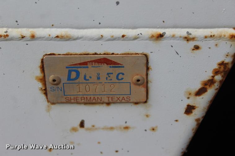 image for item L3172 2002 International 4300 service truck with crane