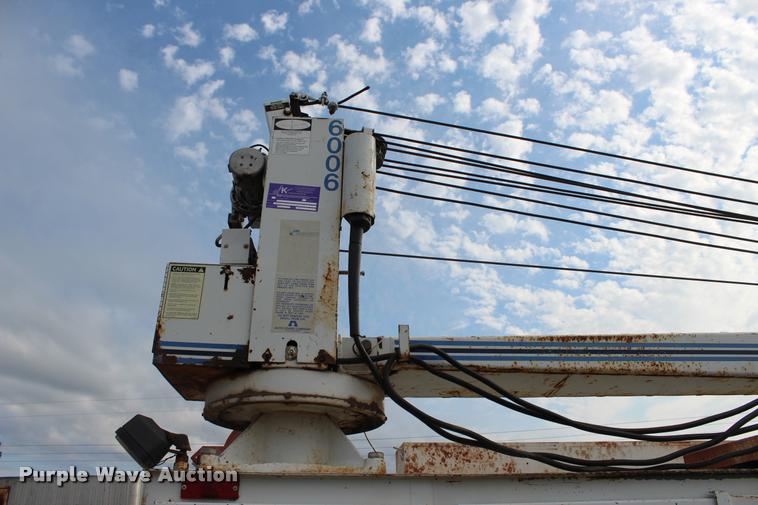 image for item L3172 2002 International 4300 service truck with crane