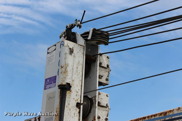 image for item L3172 2002 International 4300 service truck with crane