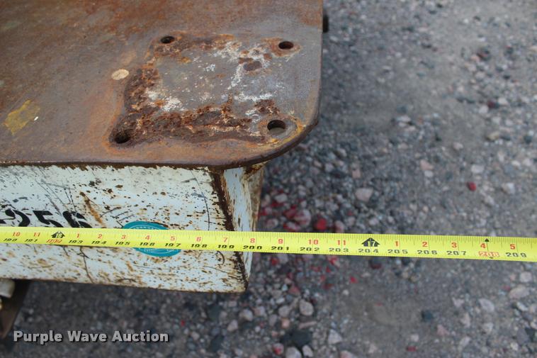 image for item L3172 2002 International 4300 service truck with crane