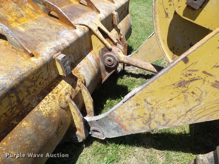 image for item L5602 Caterpillar 953 track loader