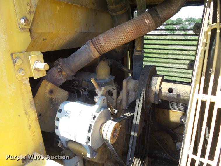 image for item L5602 Caterpillar 953 track loader