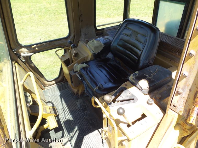 image for item L5602 Caterpillar 953 track loader