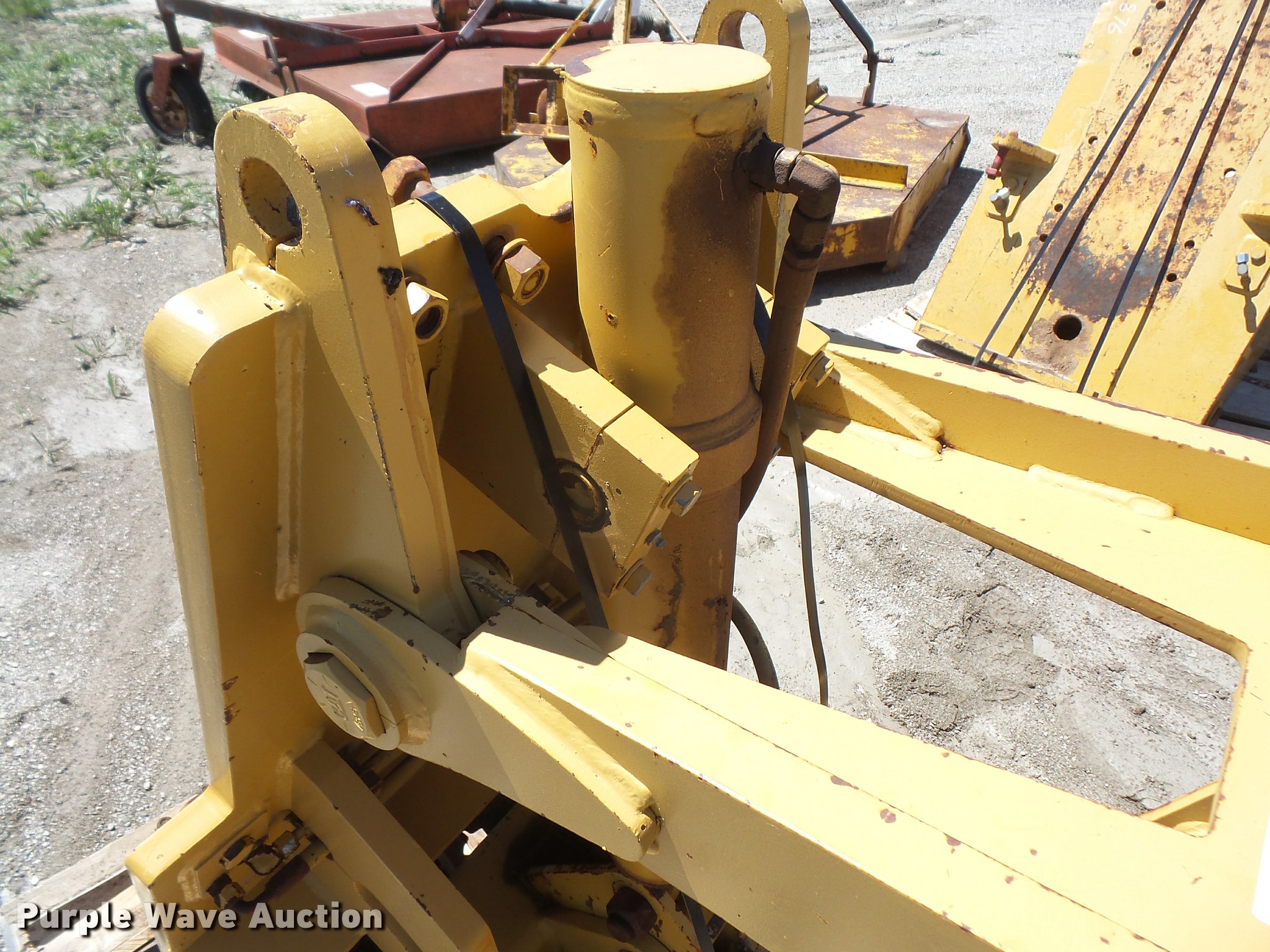 Balderson BLQ12 motor grader lift group in Spring Hill, KS Item