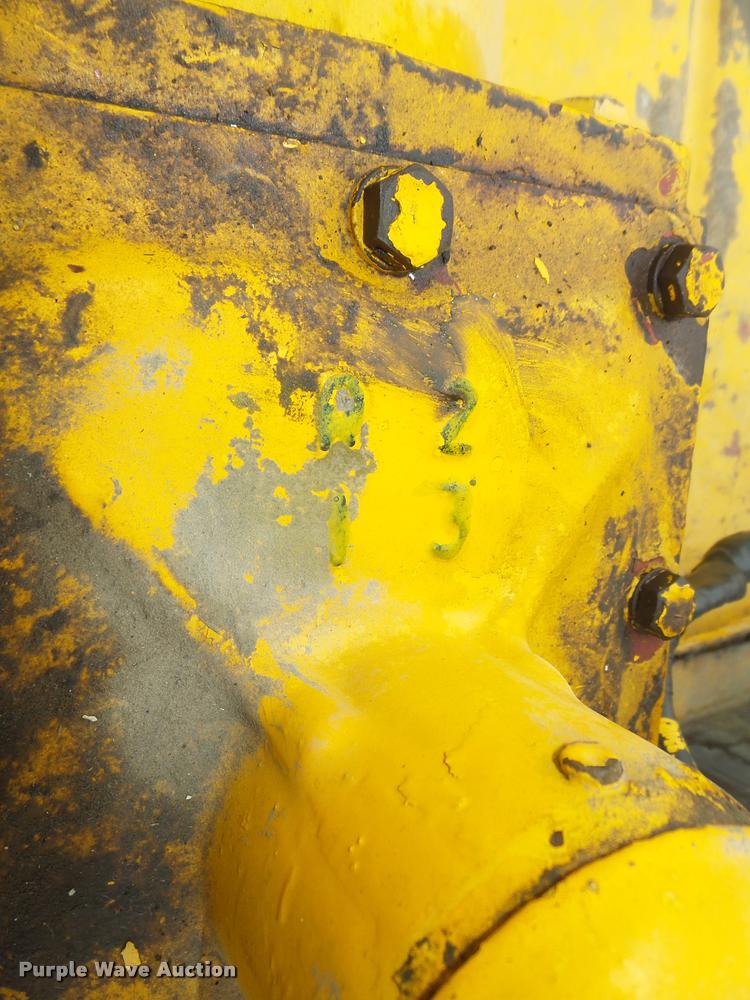 image for item AU9565 1967 International Cub tractor