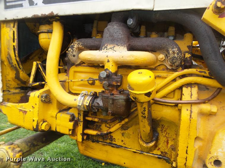 image for item AU9565 1967 International Cub tractor