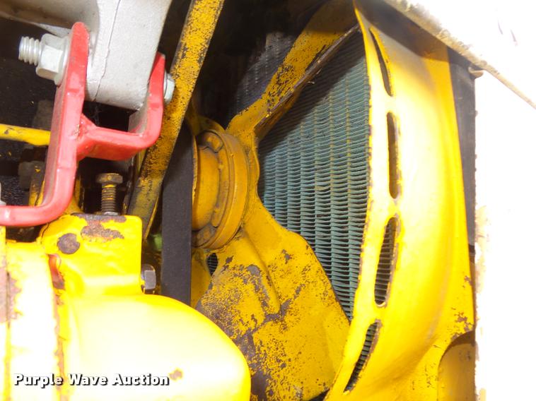 image for item AU9565 1967 International Cub tractor