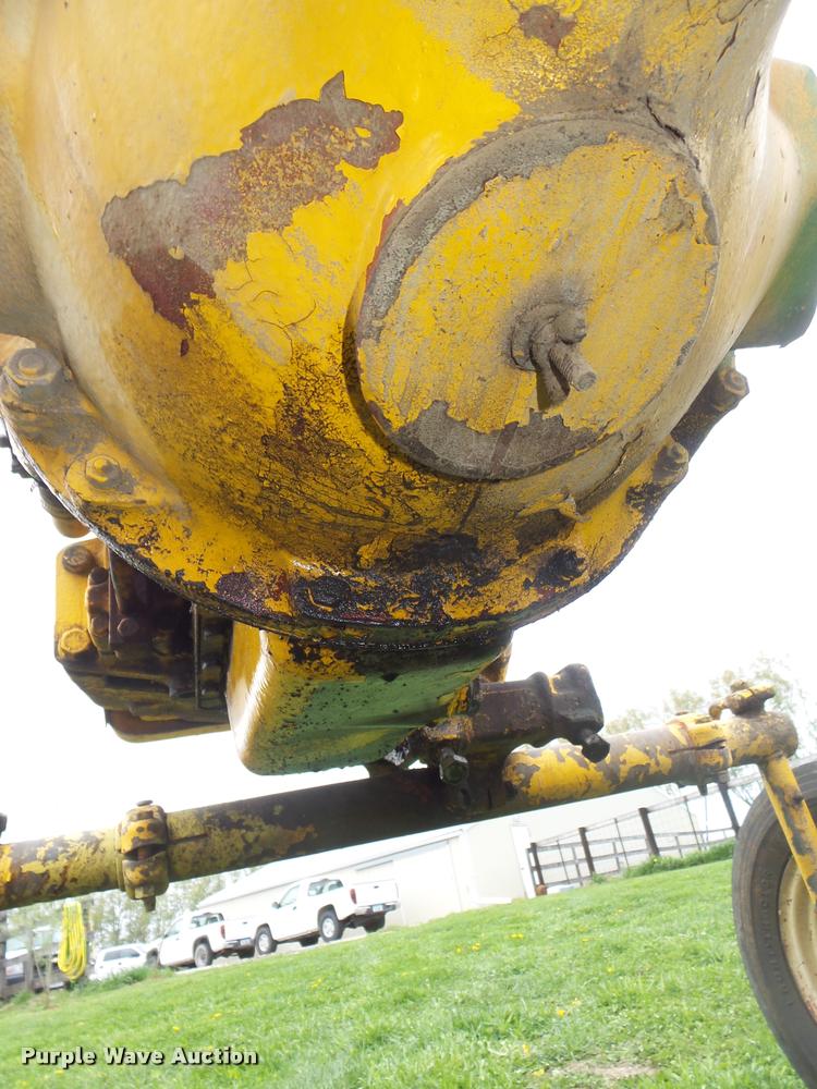 image for item AU9565 1967 International Cub tractor