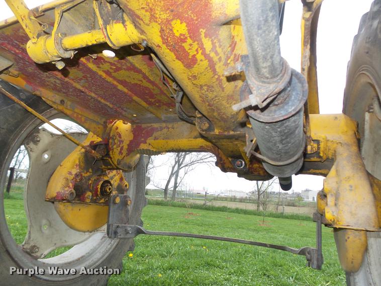 image for item AU9565 1967 International Cub tractor