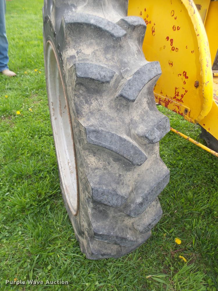 image for item AU9565 1967 International Cub tractor