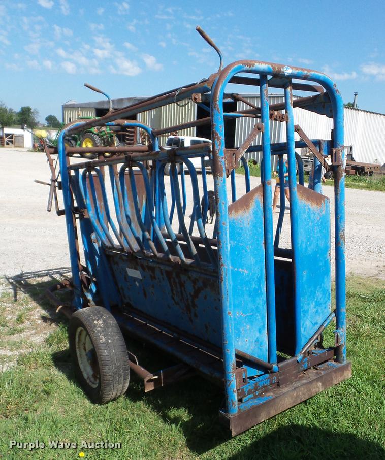 image for item BI9653 Priefert 81 squeeze chute