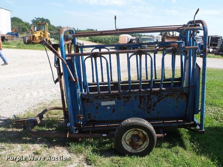 image for item BI9653 Priefert 81 squeeze chute