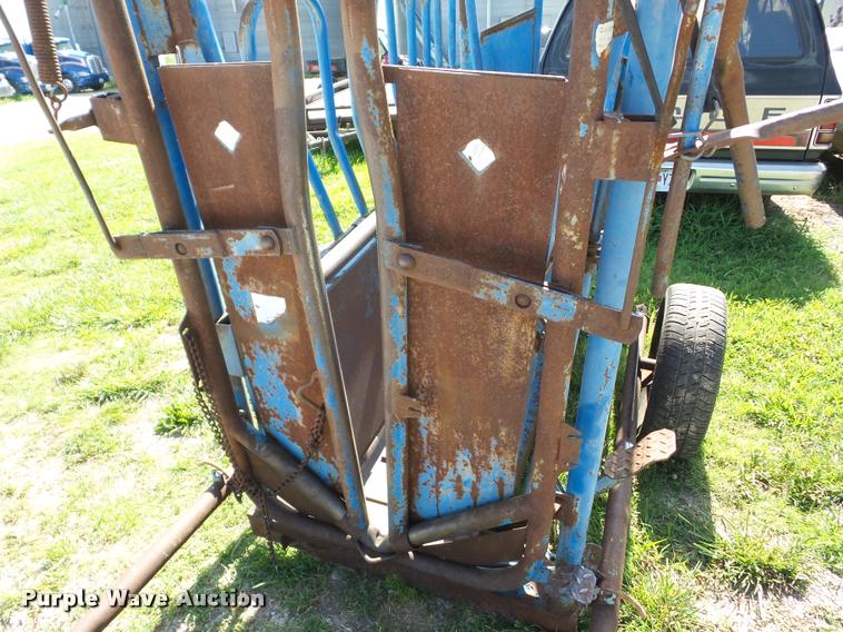 image for item BI9653 Priefert 81 squeeze chute