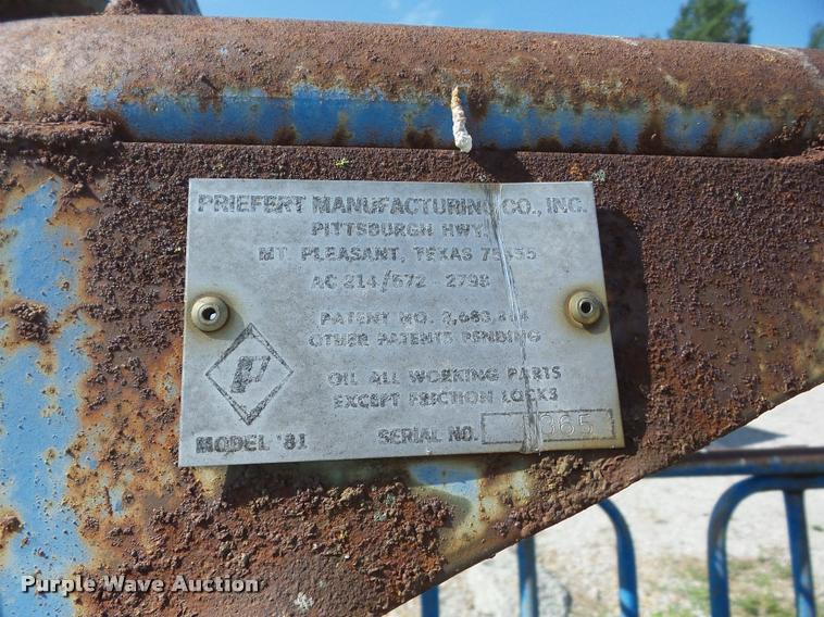 image for item BI9653 Priefert 81 squeeze chute