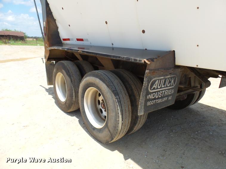 image for item CA9033 2007 Aulick 4270542 live bottom trailer